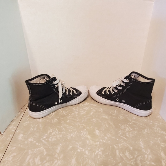 10/$10 or FREE with Bundle | High Top Canvas Sneakers - Picture 4 of 6